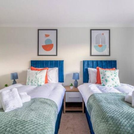 Trendy Sea View 2 Bedroom Sleeps 6 - Free Parking Bournemouth Zewnętrze zdjęcie